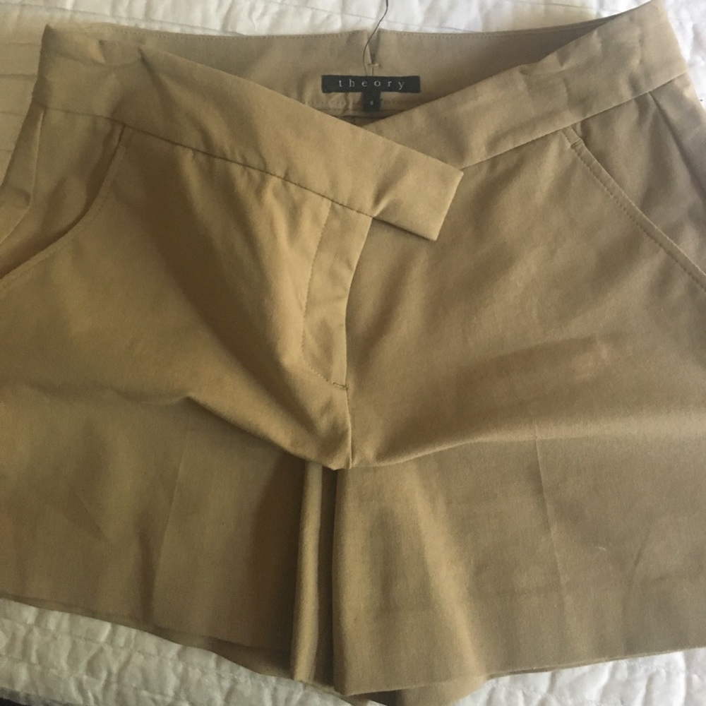 Theory khaki shorts sz 8
